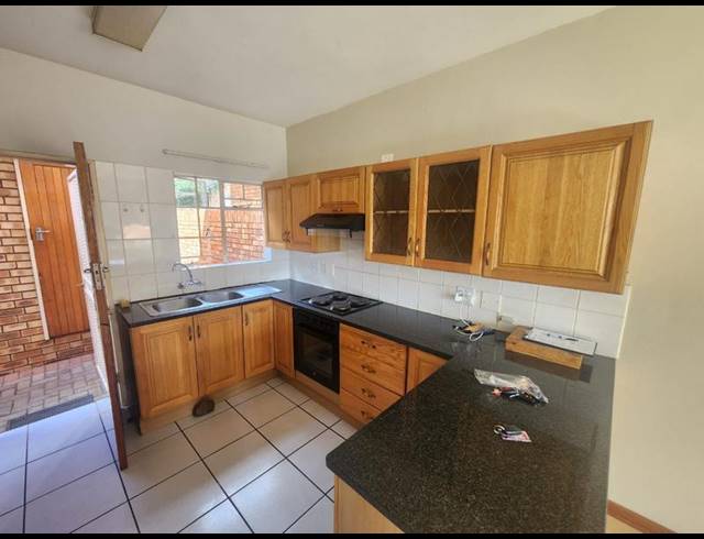 3 BEDROOM TOWNHOUSE FOR SALE IN MAGALIESKRUIN